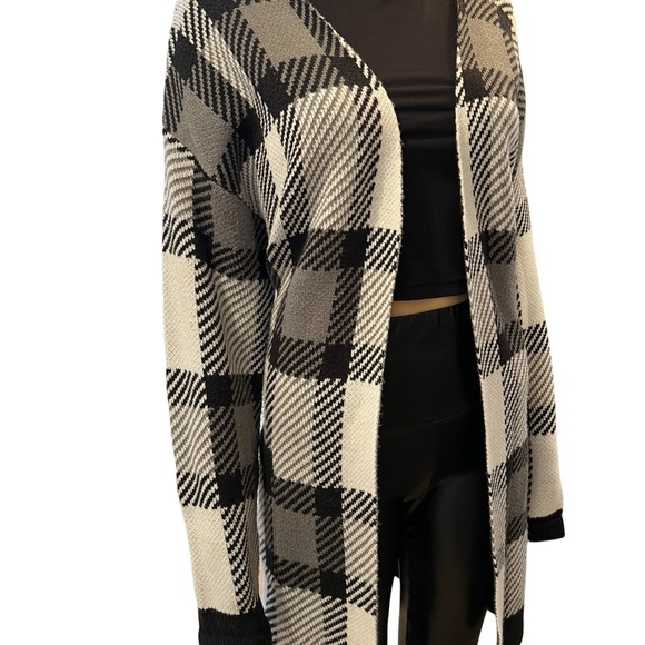 Elegant and cozy plaid cardigan - Picture 4 of 9